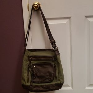 T-shirt and jeans brand green/brown purse